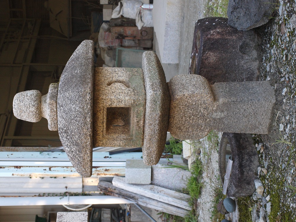 織部 4.5尺 ノミの製品案内愛知県岡崎市の石灯篭・水鉢蹲など石材製品