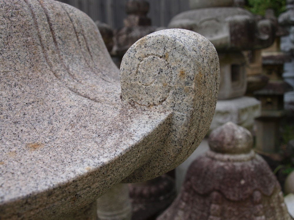 春日 6.0尺 庵治石の製品案内愛知県岡崎市の石灯篭・水鉢蹲など石材