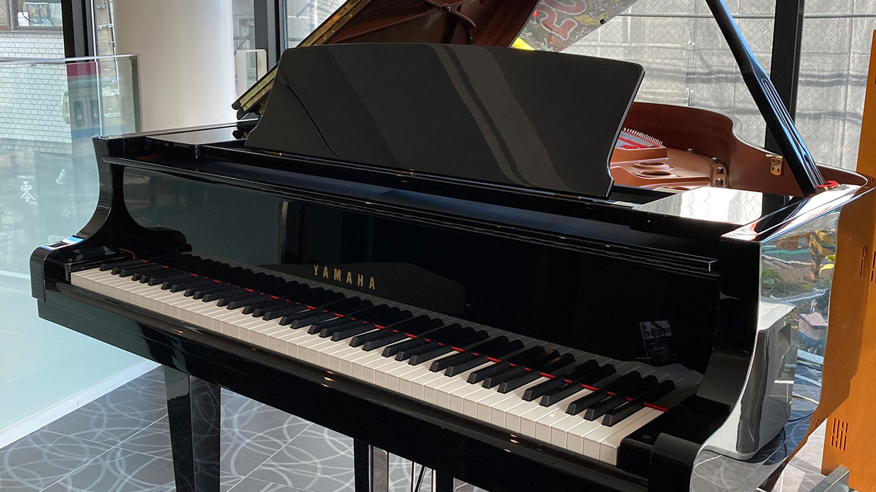 新品グランドピアノ ヤマハC1Xホワイト外装塗色特注モデル | スガナミ