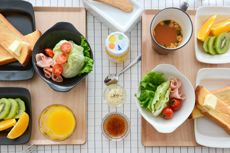 井山三希子さん　レリーフプレート　26cm 白・黒 井山三希子さんとKOHOROのおはなし