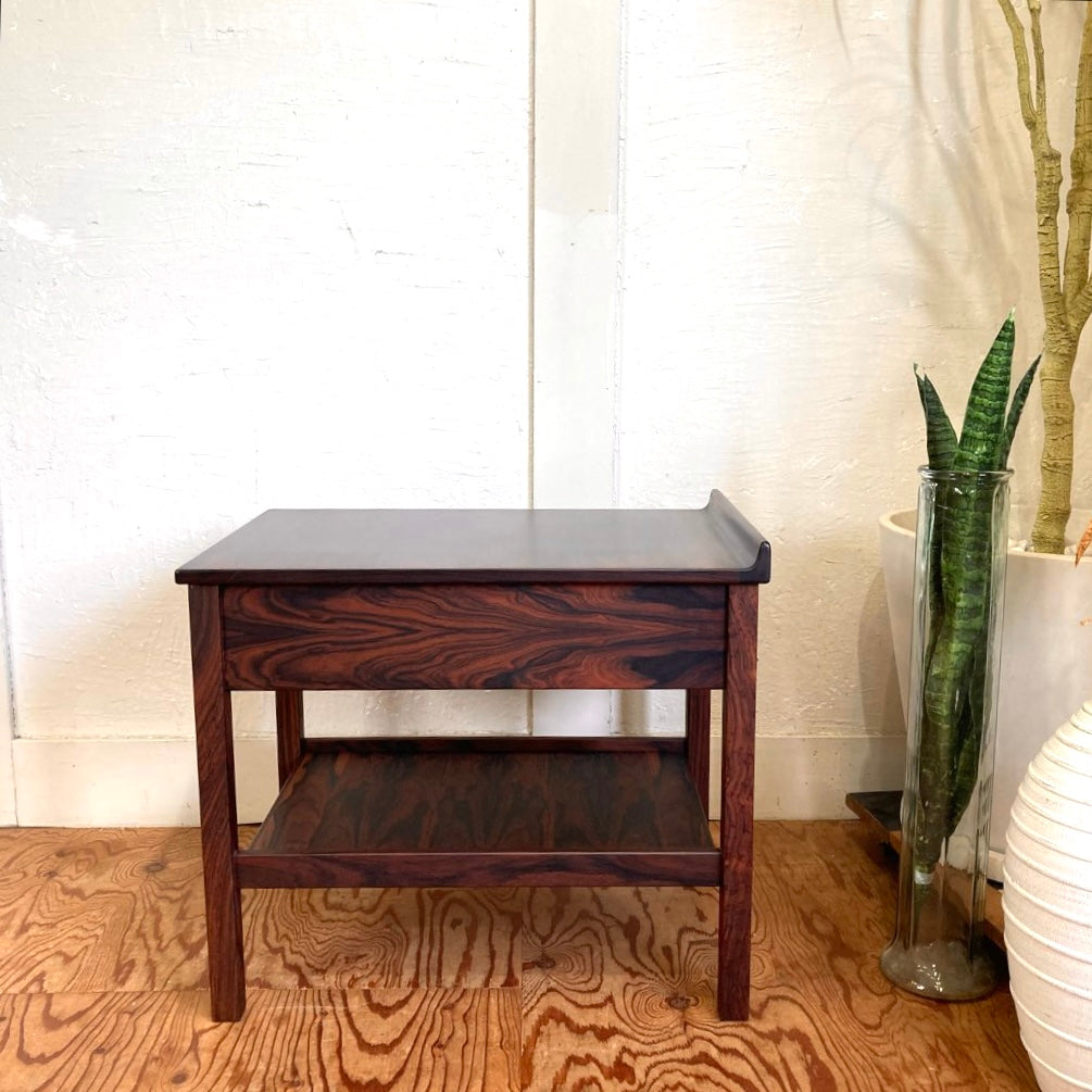 ブルクスボ BRUKSBO ベッドサイドテーブル ローズウッド 北欧