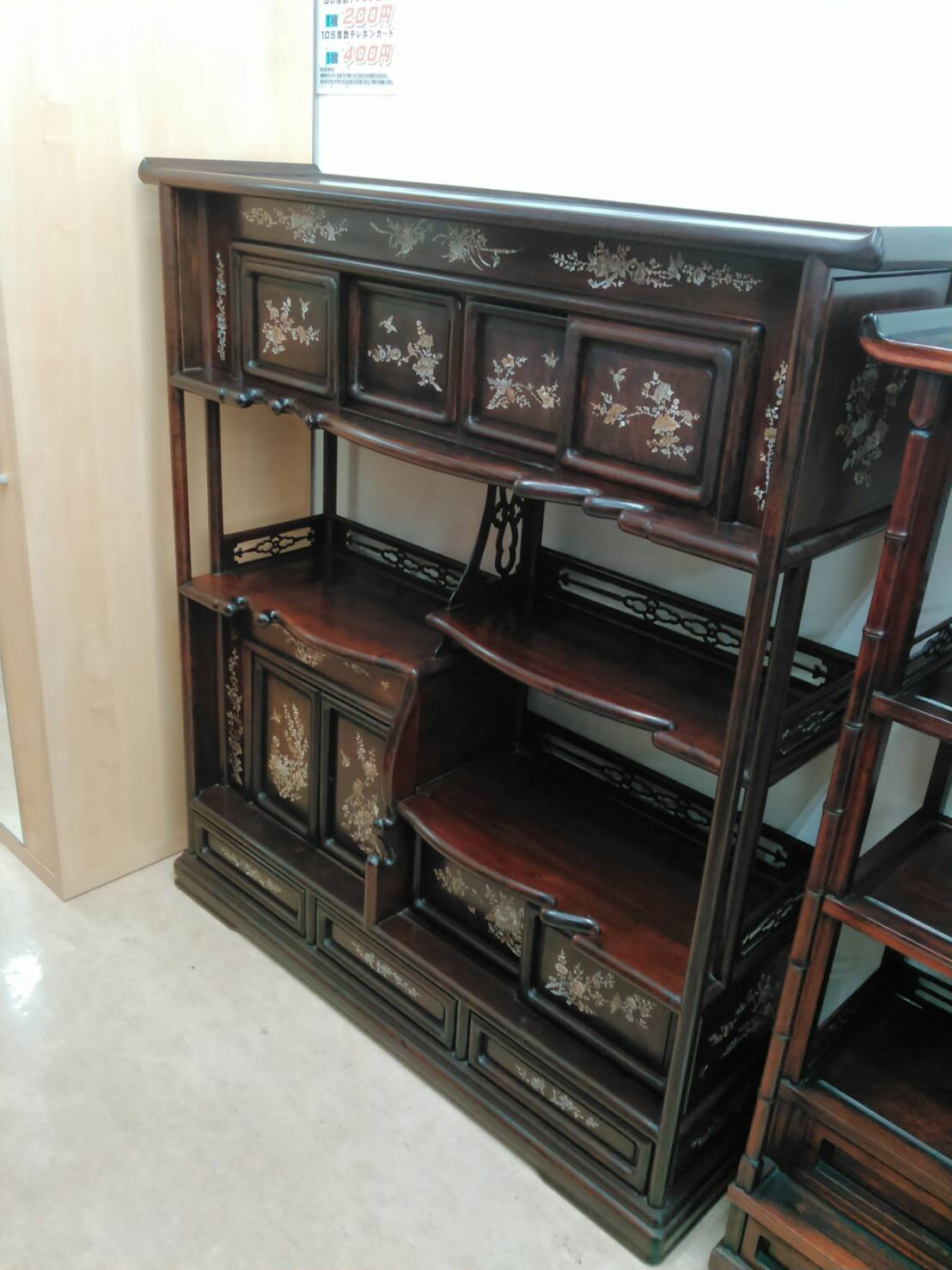 唐木 紫檀 螺鈿 飾り棚 茶箪笥 黒檀】買い取り致しました
