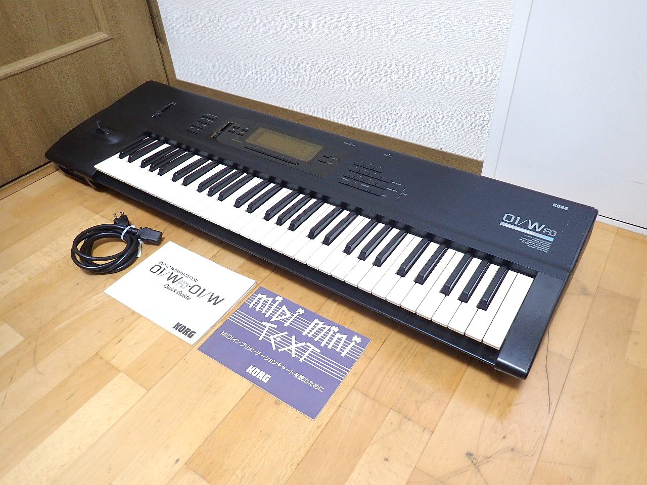 シンセサイザー KORG 01/W FD MUSIC WORKSTATION コルグ ミュージック