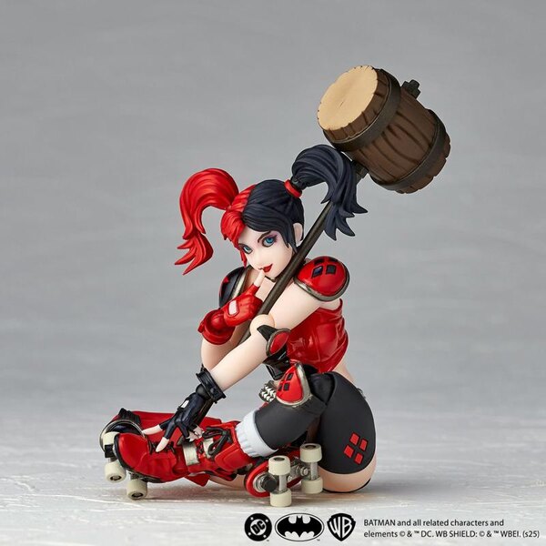 DC Comics Amazing Yamaguchi Revoltech Harley Quinn (Red x Black