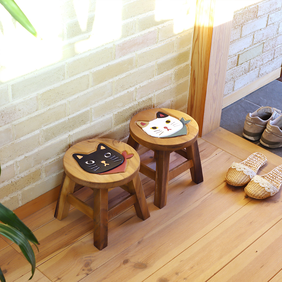 ラウンドスツール スカーフネコ | トモ・コーポレーション｜世界の民芸