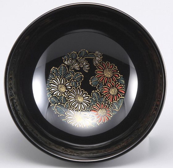 ぐいのみ・吉祥紋沈金 30,800円（税込） | 輪島塗の塗師屋 輪島漆器