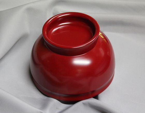 大振りなオリジナル椀：量平椀 47,300円（税込） | 輪島塗の塗師屋