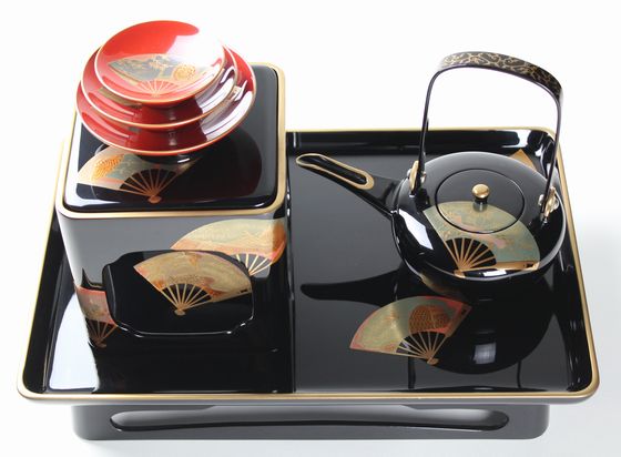 屠蘇器 金縁・扇面源氏香蒔絵 1,320,000円（税込） | 輪島塗の塗師屋