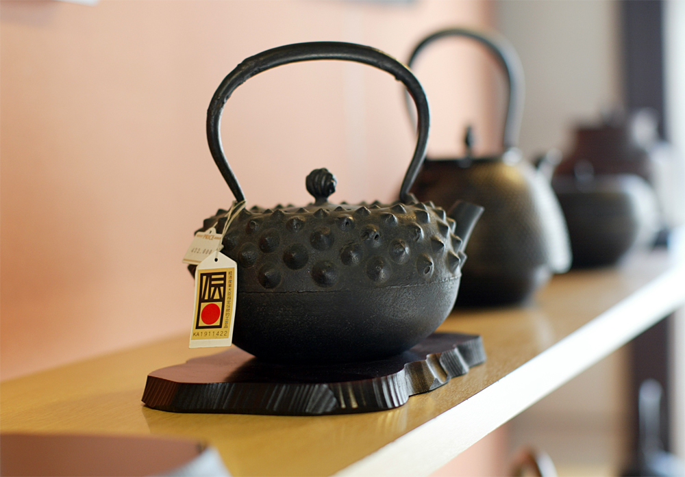 逸品作 鬼あられ 藤枝工房 南部鉄瓶の一つの鋳型で一個しか出来ない品