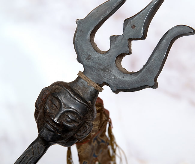 チベット密教の法具 カトゥヴァンガ katvanga - 装飾布付き【56cm