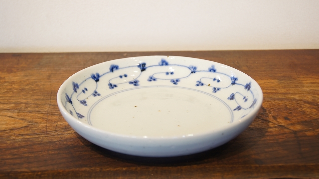 砥部焼 中田窯 6寸丸皿（唐草） | 内田屋通販