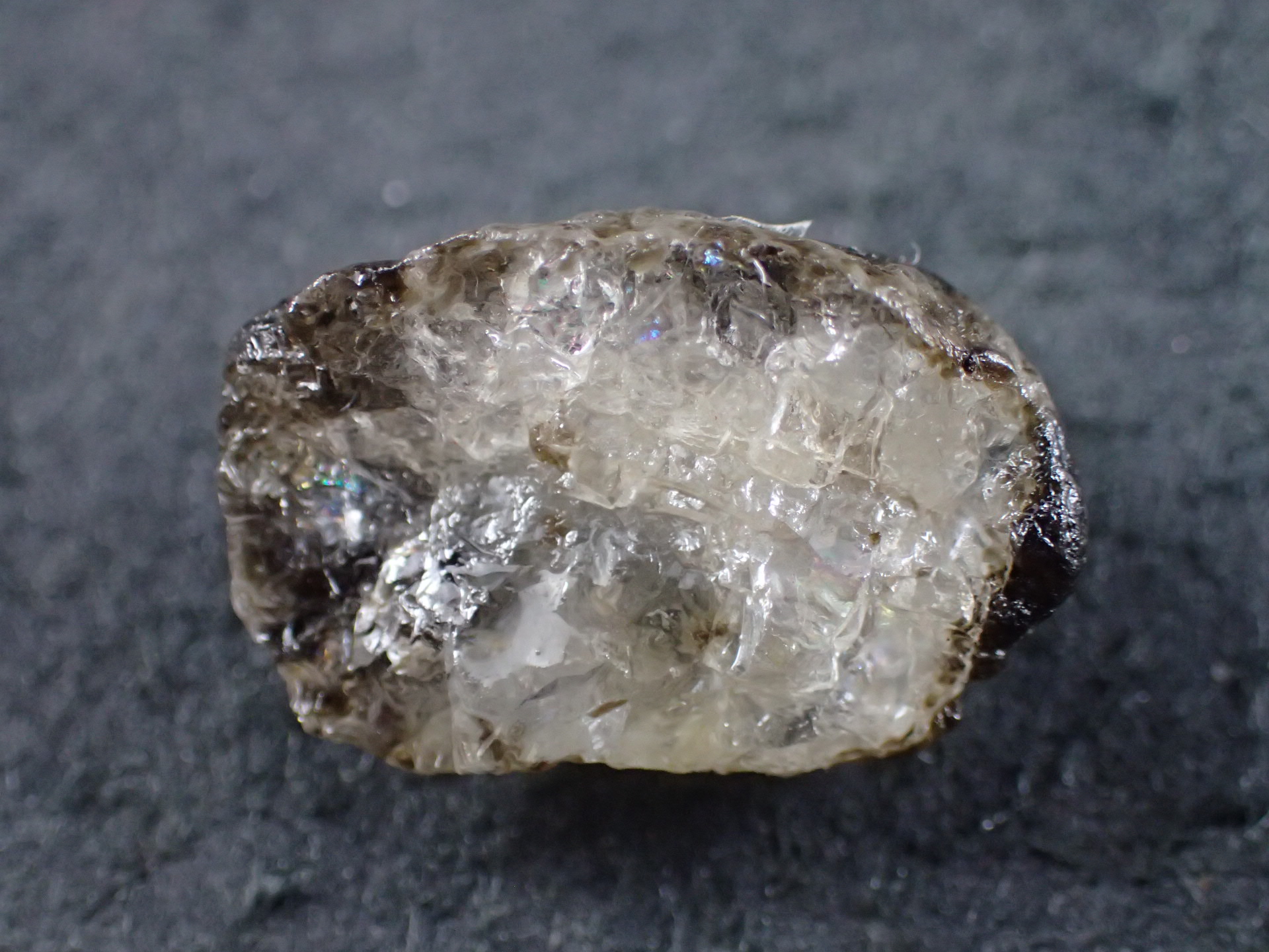 フェナカイト(Phenacite) 原石 ｜石の販売専門店【vec stone club】