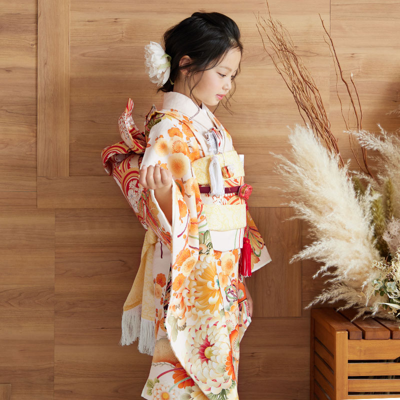 七五三七歳四つ身：N112 華徒然 クリーム 花薬玉 | 七五三着物レンタル