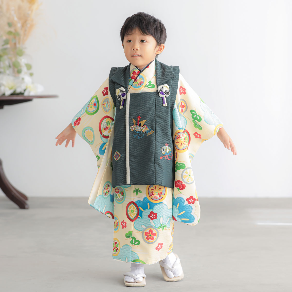七五三被布 : 式部浪漫 K076 【三歳男児被布】深緑兜に小槌×クリーム松