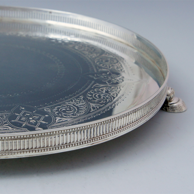 イギリス「円形サルヴァ (シルバープレート) 直径25.5cm