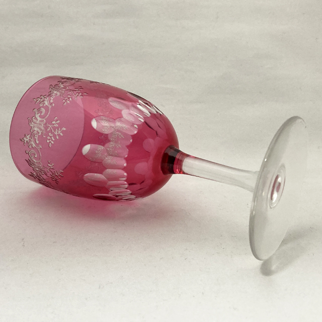 オールドバカラ「セヴィーヌ SEVIGNE ワイングラス（赤色ガラス）H12cm