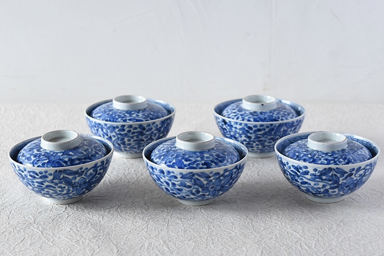 古伊万里 染付 草花唐草模様 蓋付茶碗 5客セット - 生活骨董と古布の