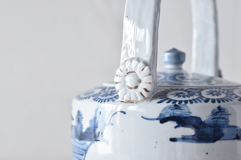 古伊万里 染付 蛸唐草風景 銚子 - 生活骨董と古布のアンティーク