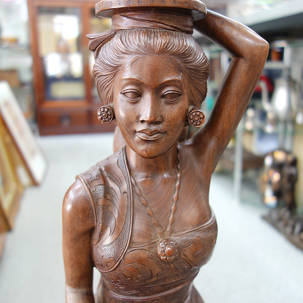 東南アジアの木彫り女性像、入荷しました。 | 骨董品の買取なら杉並区