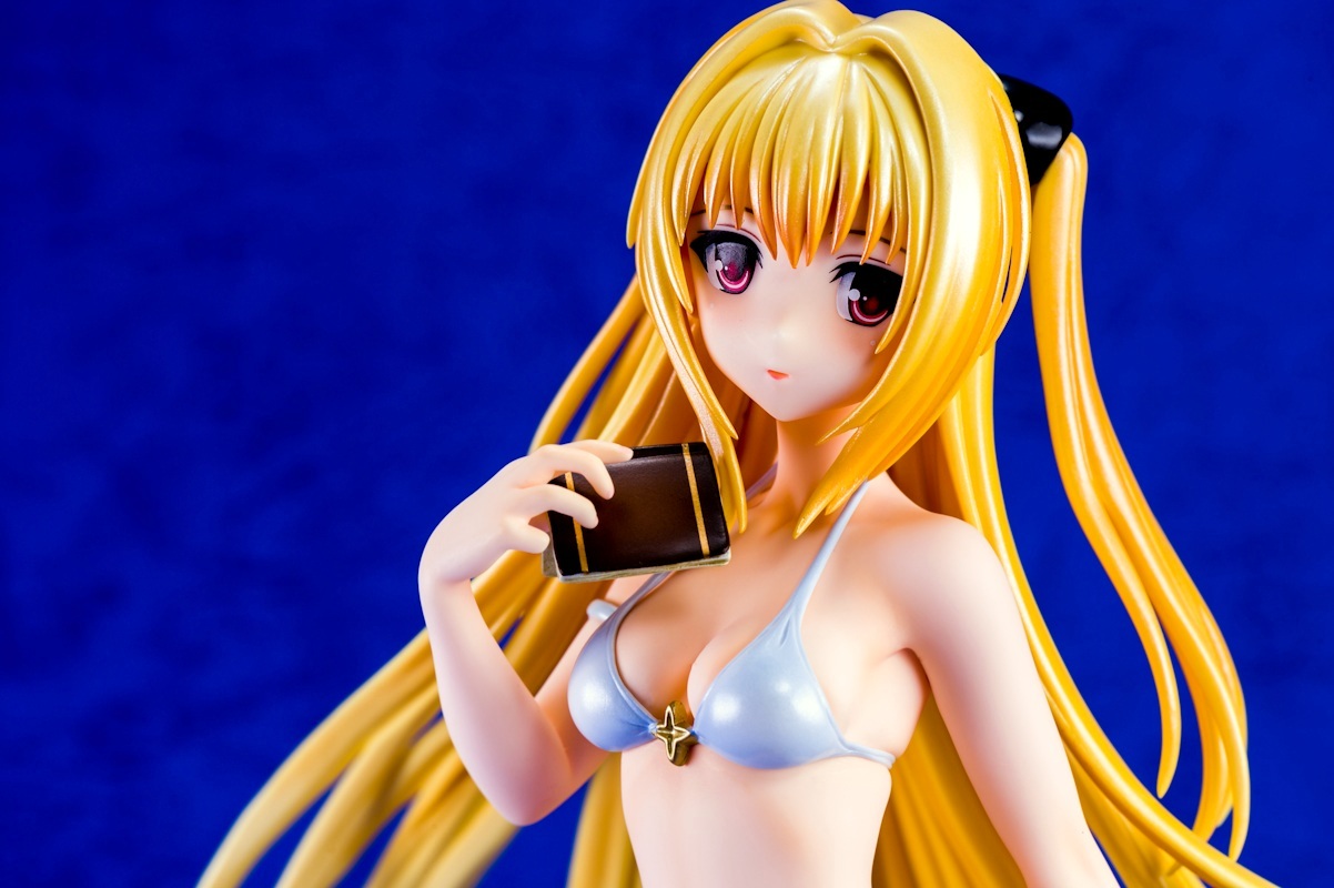 金色の闇 白水着Ver.To LOVEる-とらぶる-ダークネスよつばとフィギュア