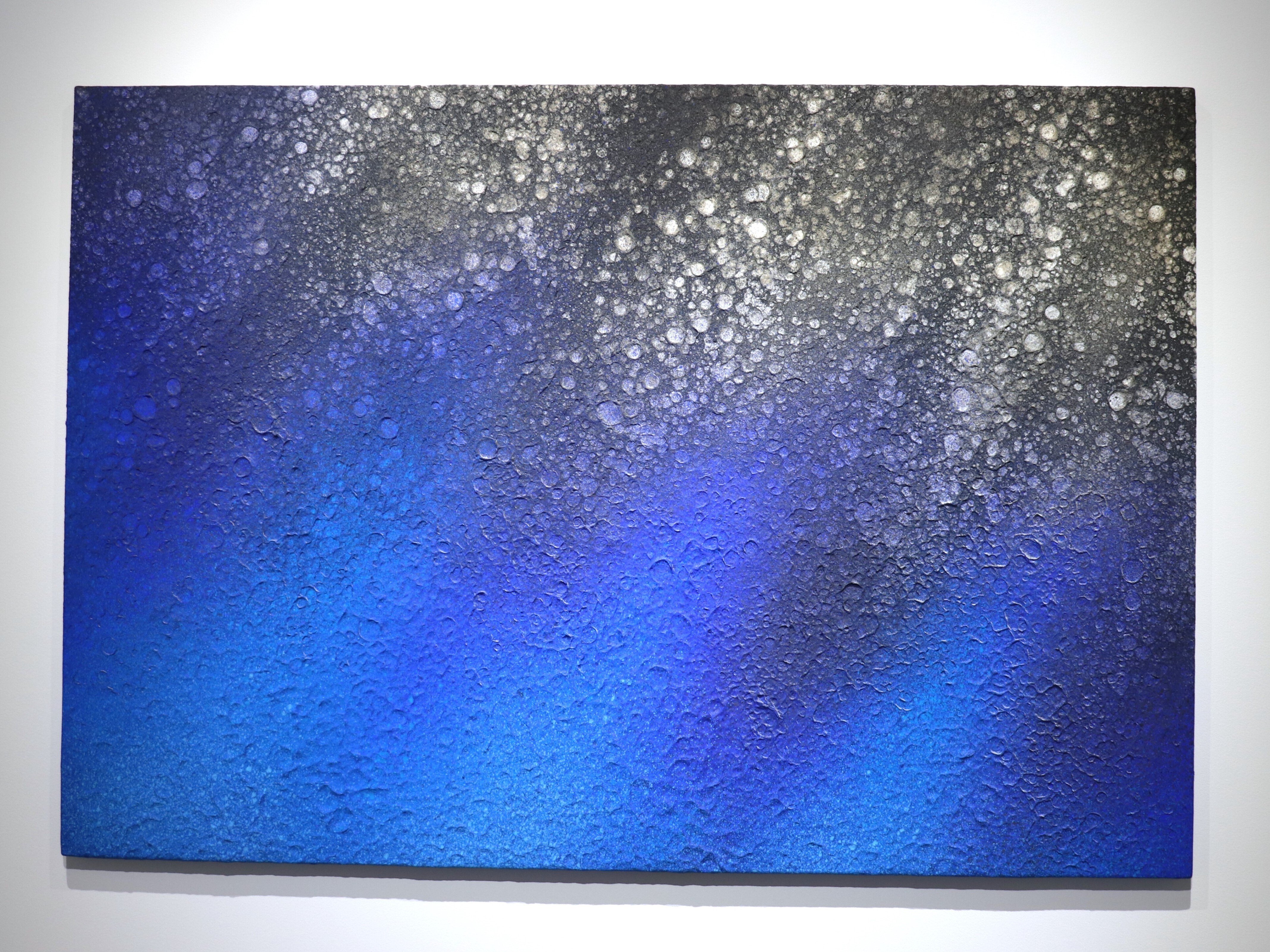 深い青色,画面から広がる宇宙 -伊藤咲穂[BEGINNING of WORSHIP ‒ First