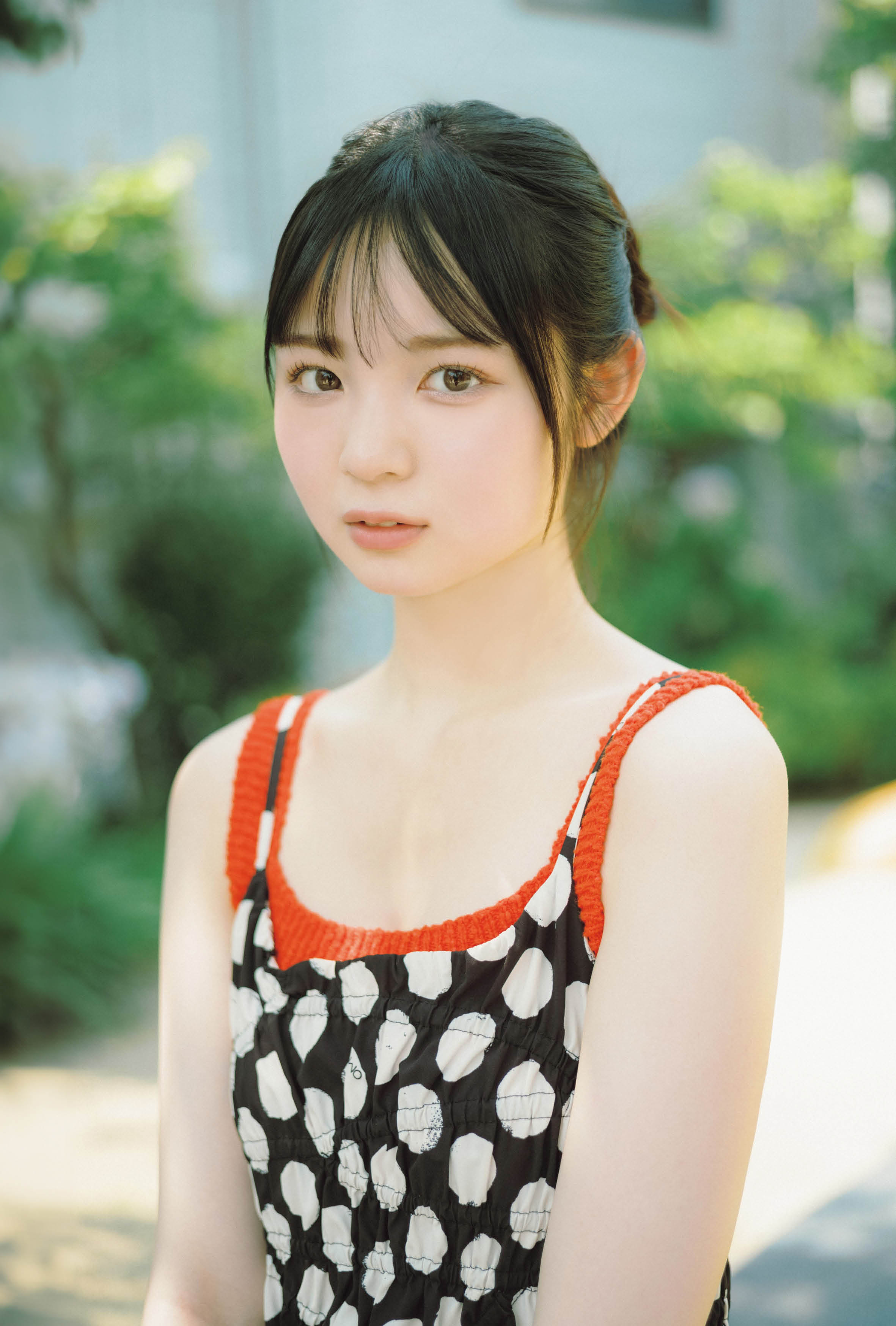 B.L.T.」AKB48研究生の新連載スタート 初回は20期・大賀彩姫がグラビア