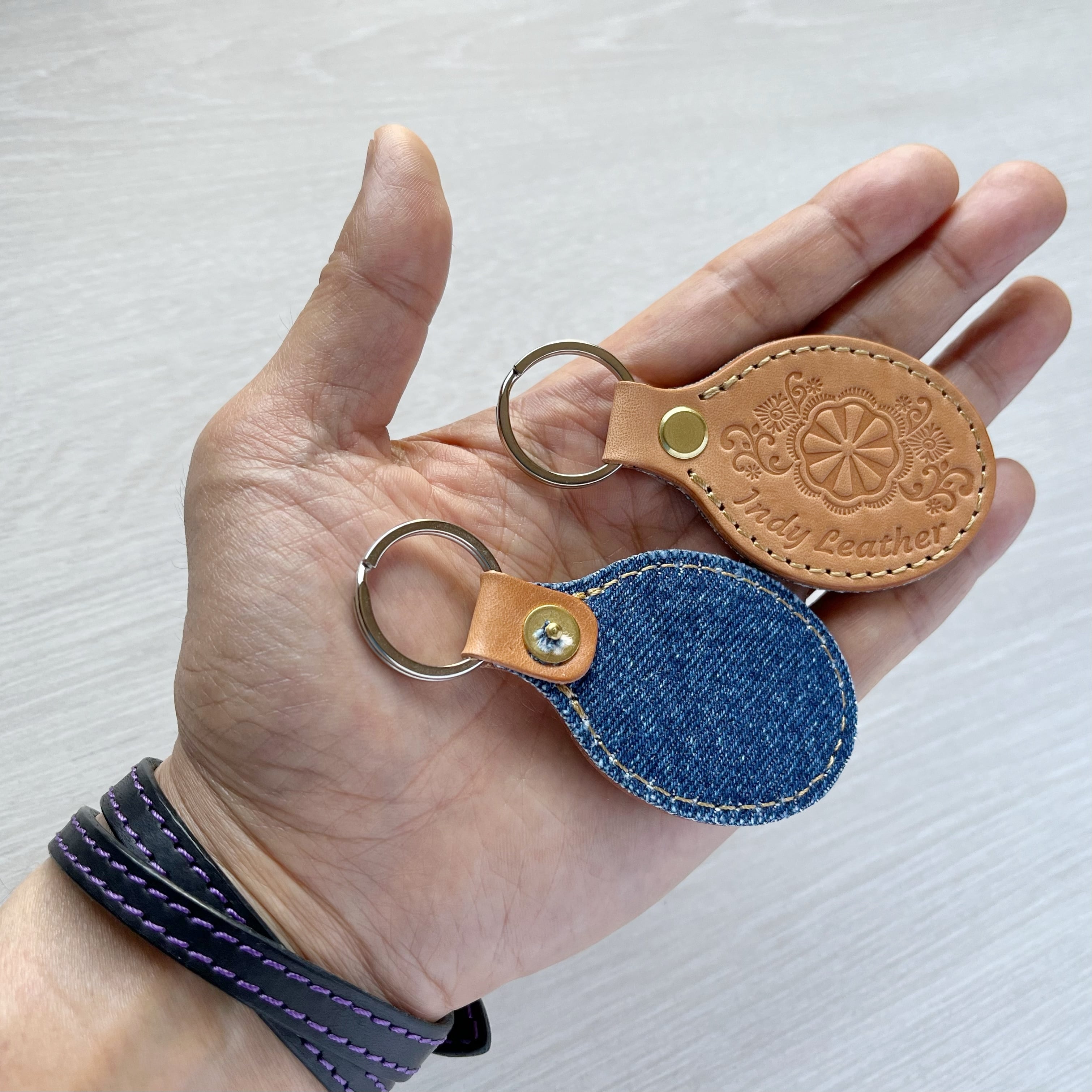 デニム ✖️ イタリアンレザー のキーホルダー | インディレザー
