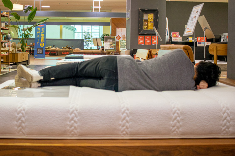 ZENローベッドで有名】カーサヒルズの特徴＆おすすめ商品をご紹介 | 椚