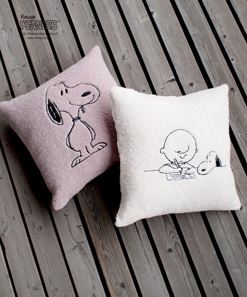 PEANUTS スヌーピーボアクッションカバー（クッション/クッション