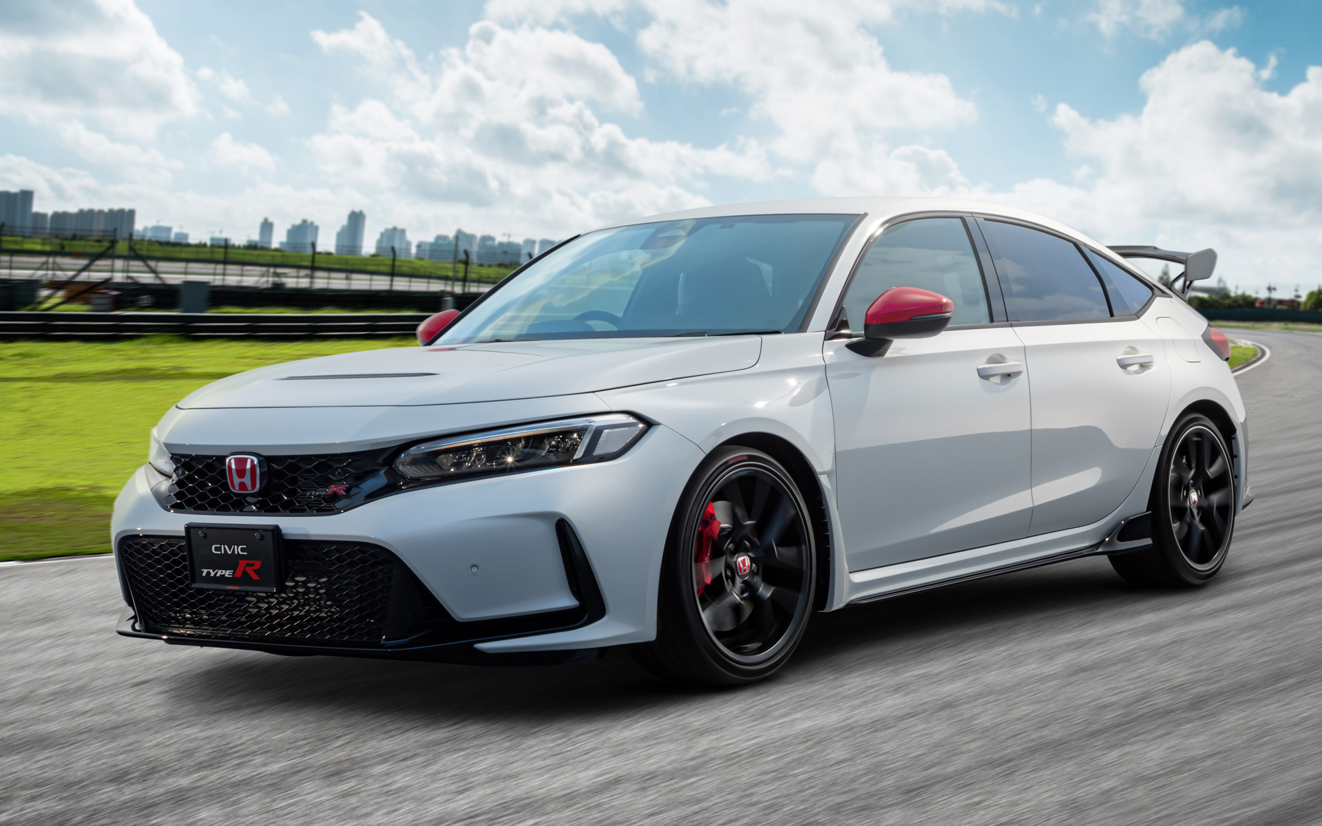 ホンダアクセス、新型「シビック TYPE R」用純正アクセサリー装着車を