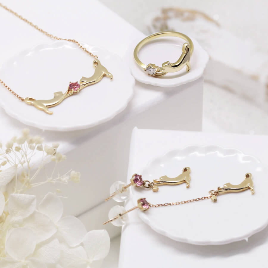 アシンメトリー猫ピアス 誕生石で遊ぶねこ | Cattonオンラインショップ