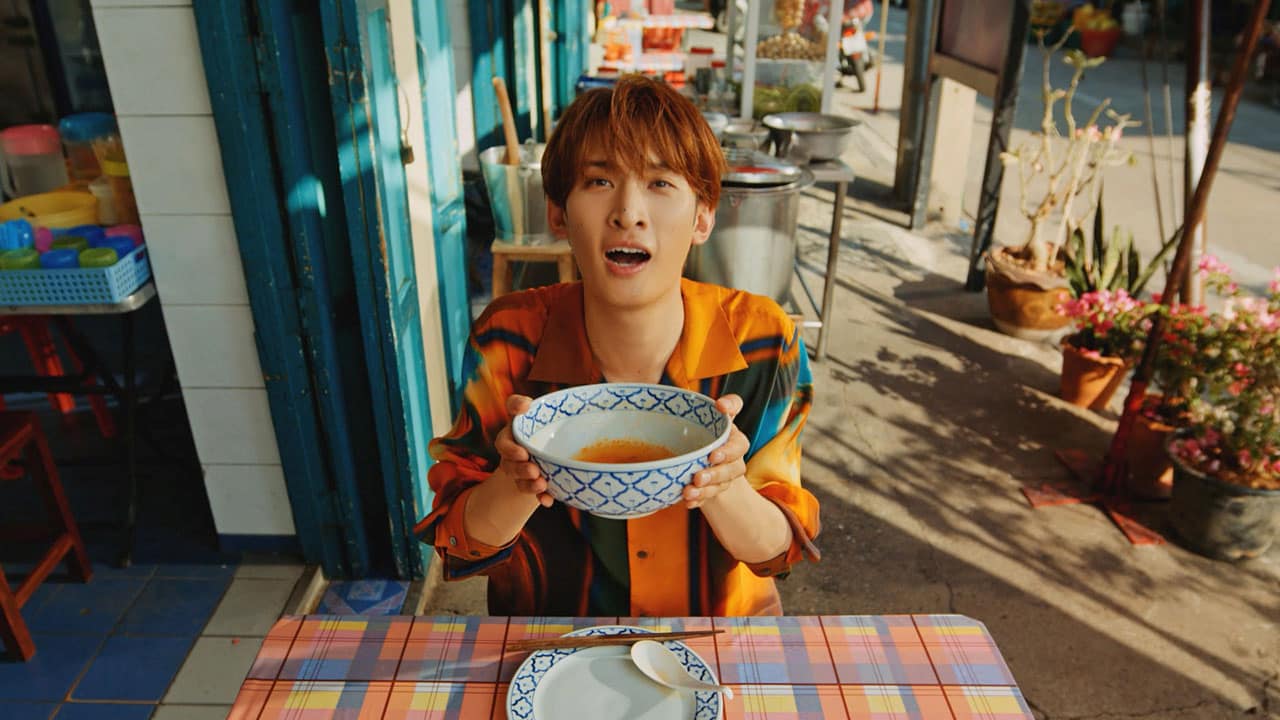 Snow Man向井康二が初の単独CM、「Yum Yum」を“第二の故郷”タイで