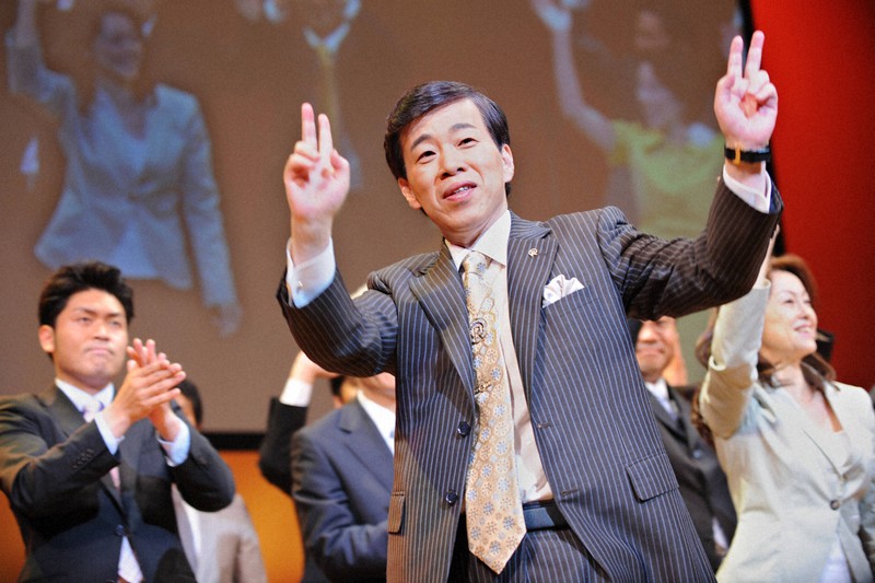 幸福の科学」大川隆法総裁が死去 [写真特集7/6] | 毎日新聞