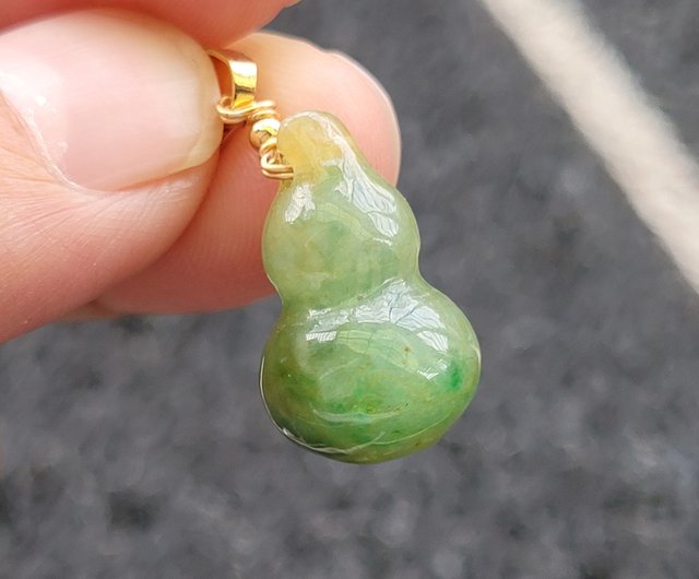 台湾 【自然】天然翡翠 半透明 黄緑色 浮遊模様 種水立体 ひょうたん