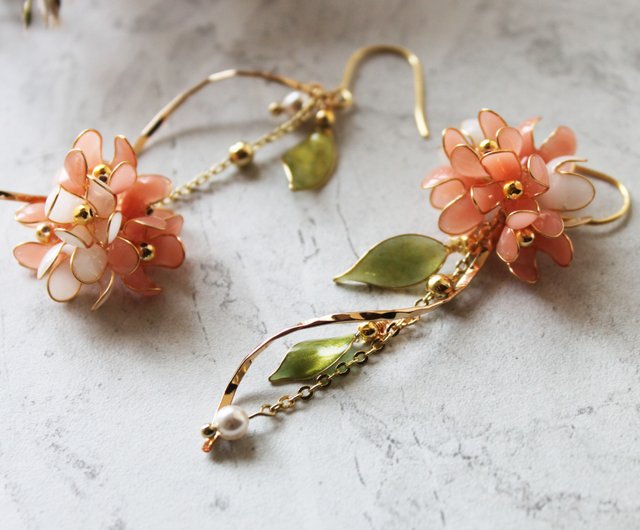 送料無料】台湾 【ロマンティックなフラワーボールのアシンメトリー