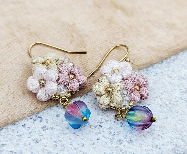 台湾 かぎ針編み ビーズ編み 刺繍 イヤリング momolico.handmade - Pinkoi
