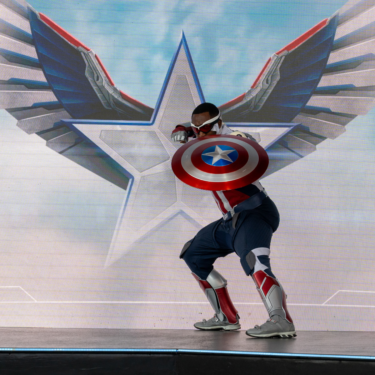 キャプテン・アメリカ（サム・ウィルソン）登場！香港ディズニーランド