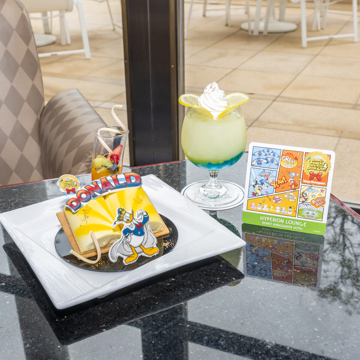 オリジナルチャームやコースター付き！ディズニーアンバサダーホテル