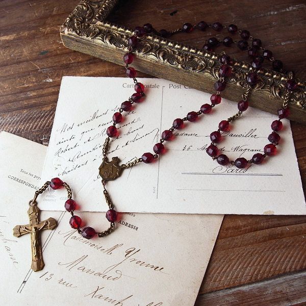 ワインレッドのガラスビーズのアンティークロザリオ - Eggplant