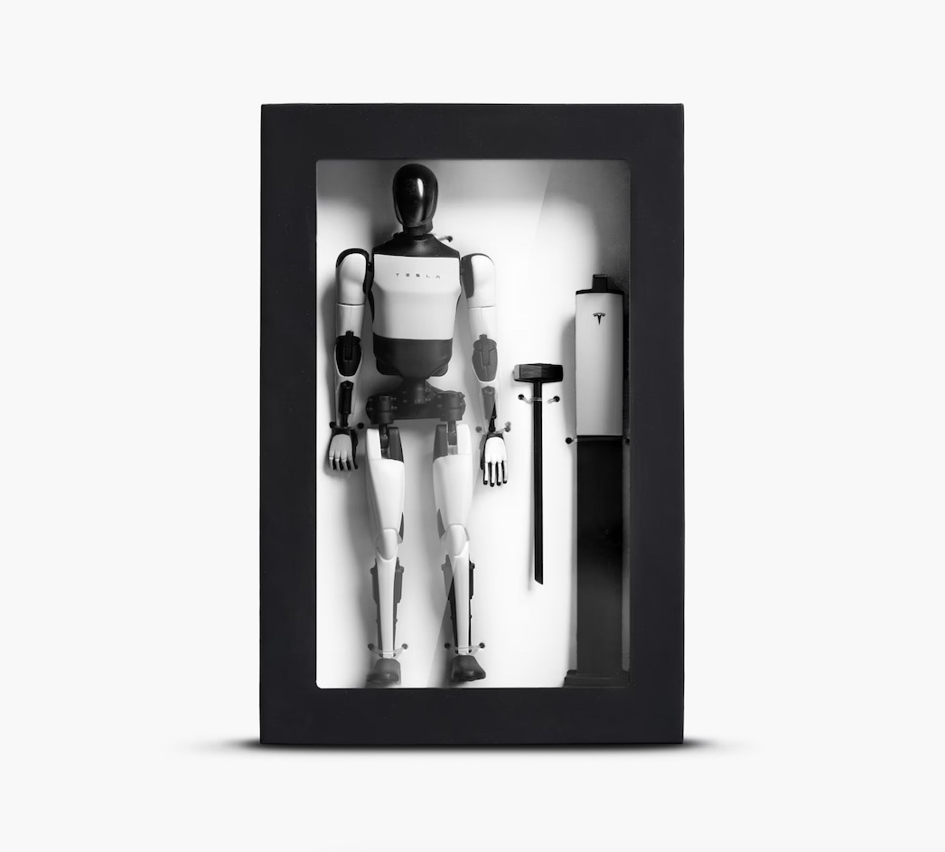 テスラ、オプティマスのアクションフィギュアを発売、秒で売り切れ