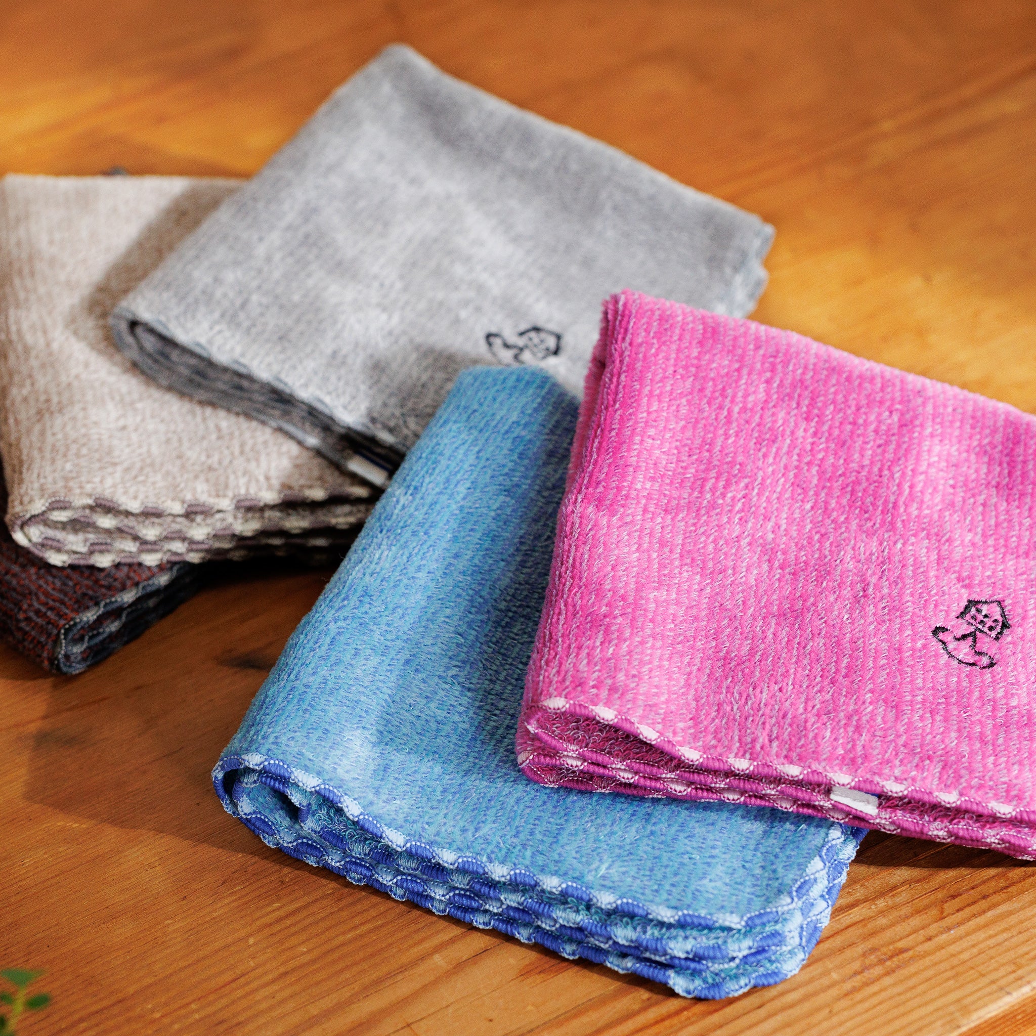 カラートリップ ハンカチタオル | FLYING APARTMENT オンラインショップ