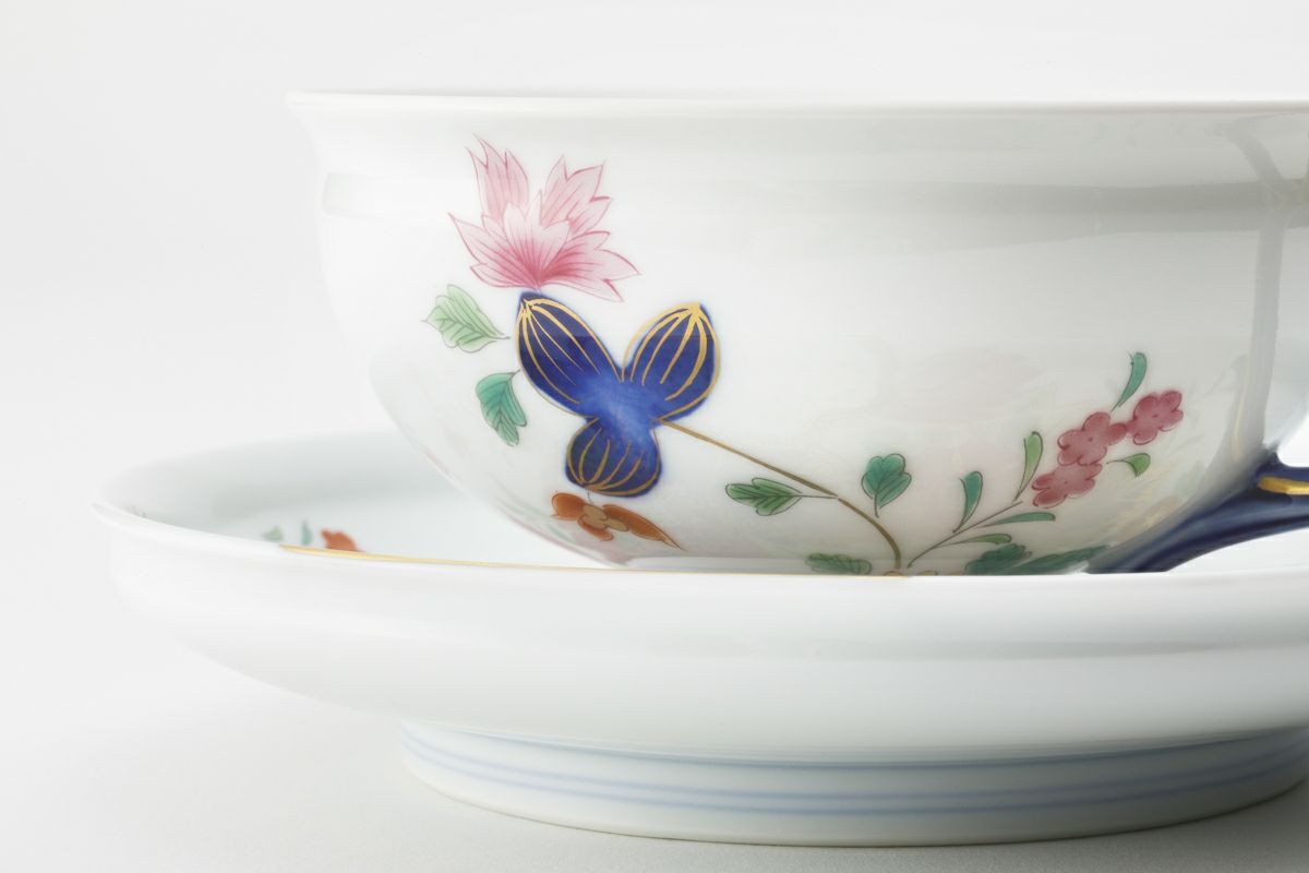 染錦絢爛草花絵 紅茶碗皿 | 有田焼 深川製磁｜公式オンラインストア