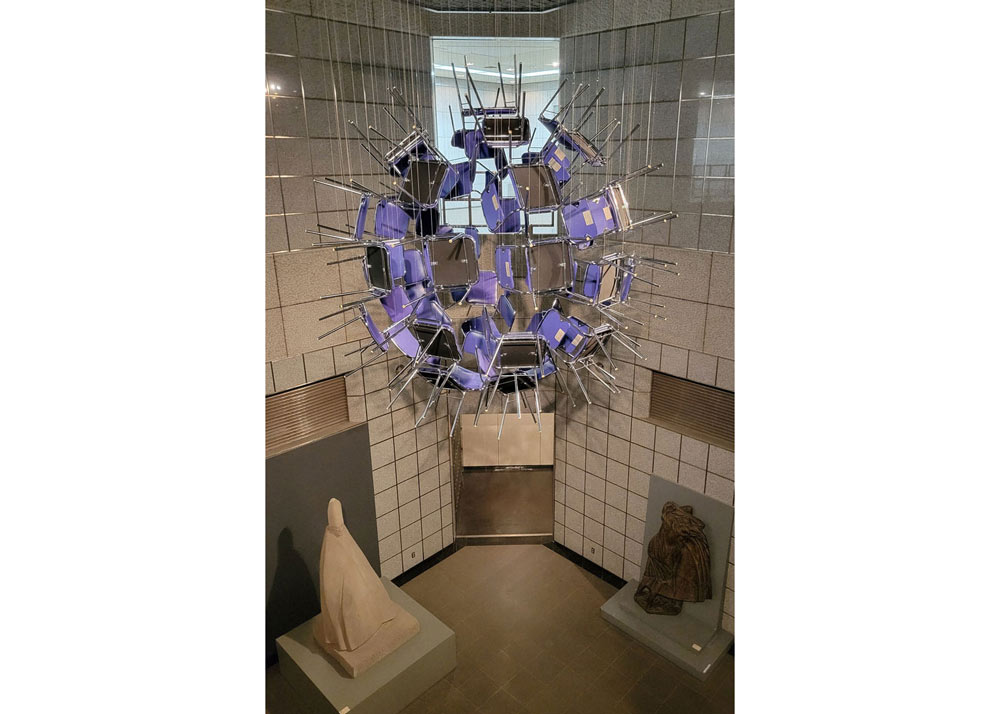 アートの森【ART】「絶対的な椅子」の深遠 埼玉県立近代美術館で企画展