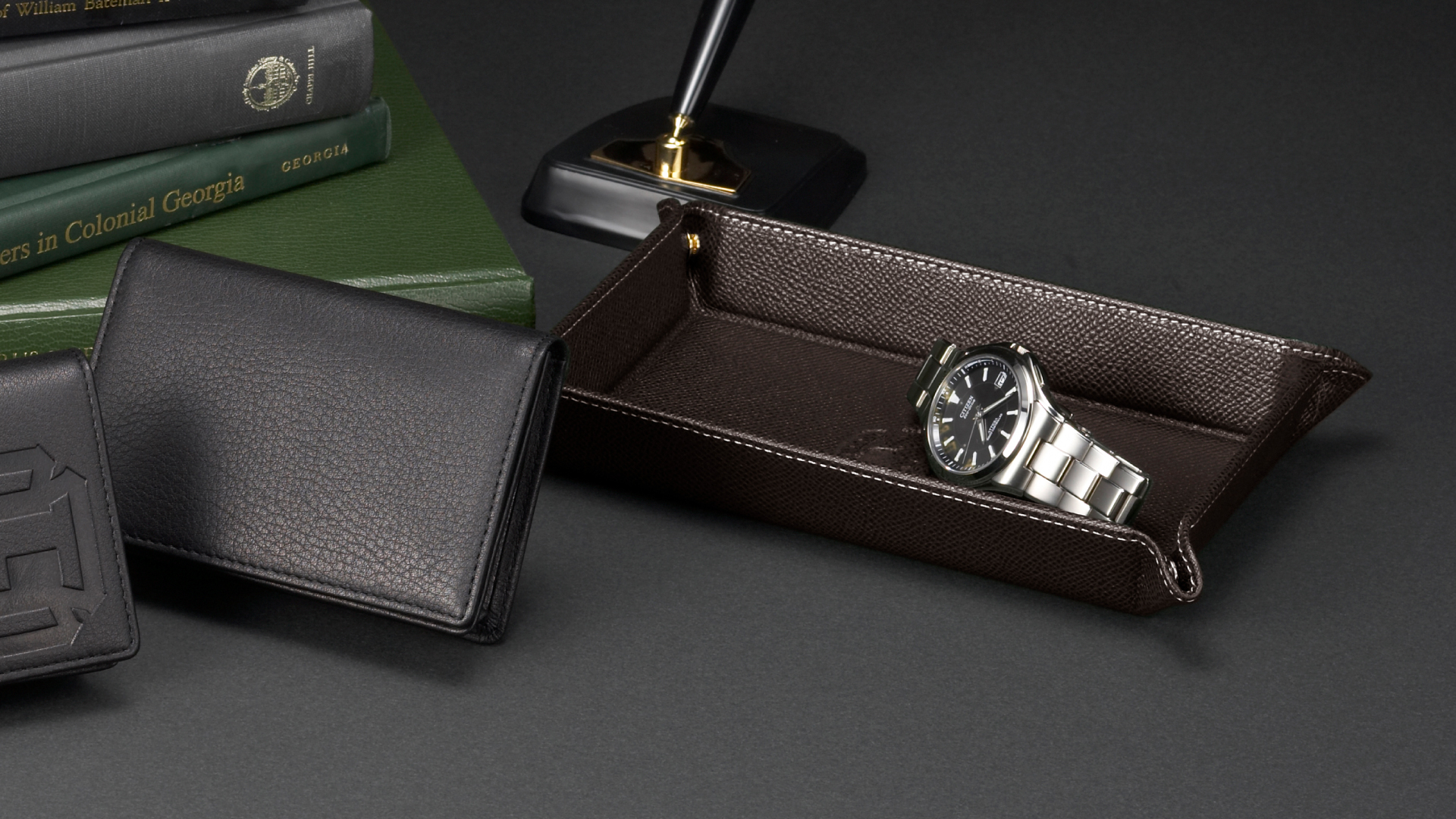 本革ウォッチトレー＜L＞｜高級レザー使用の名入れ可能な記念品