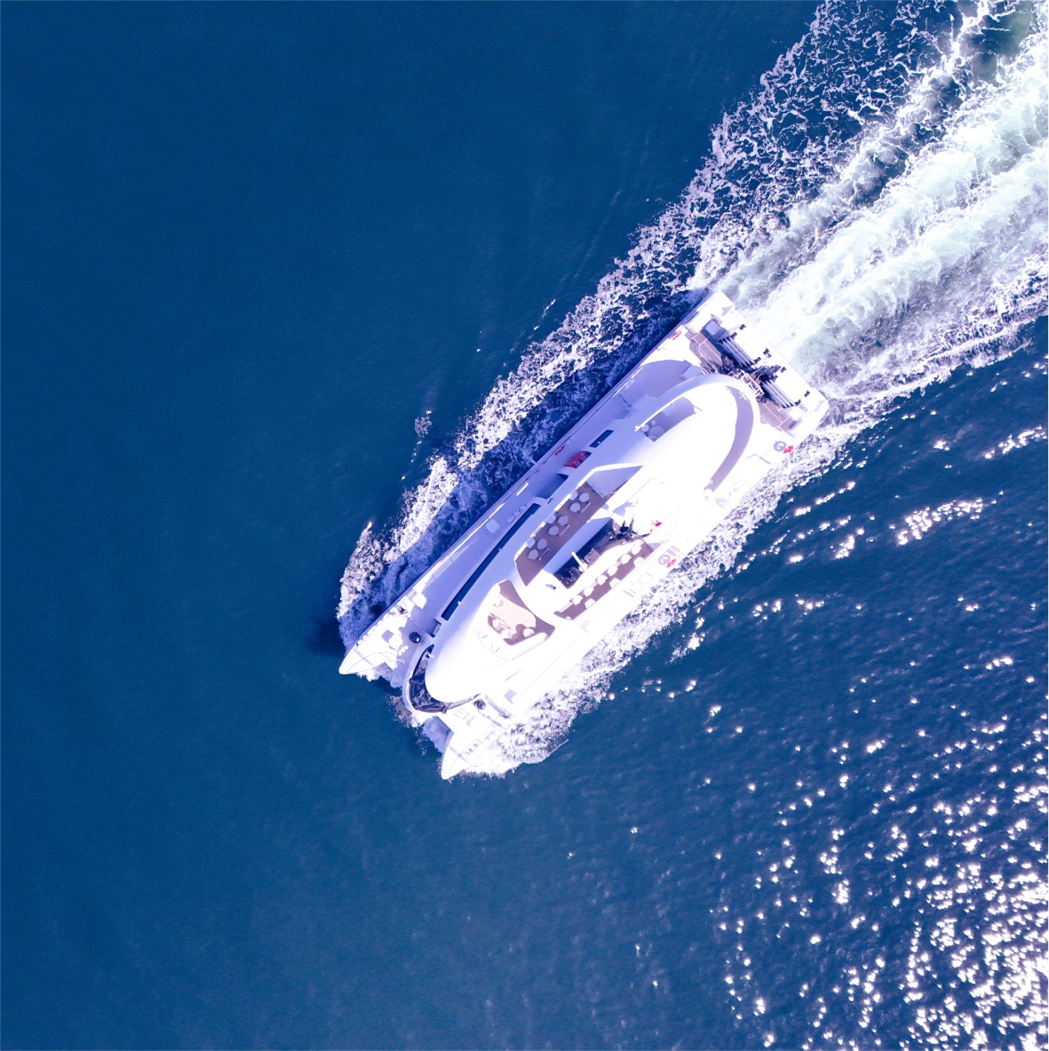 HANARIA｜水素とバイオ燃料を活用した国内初のクルーズ