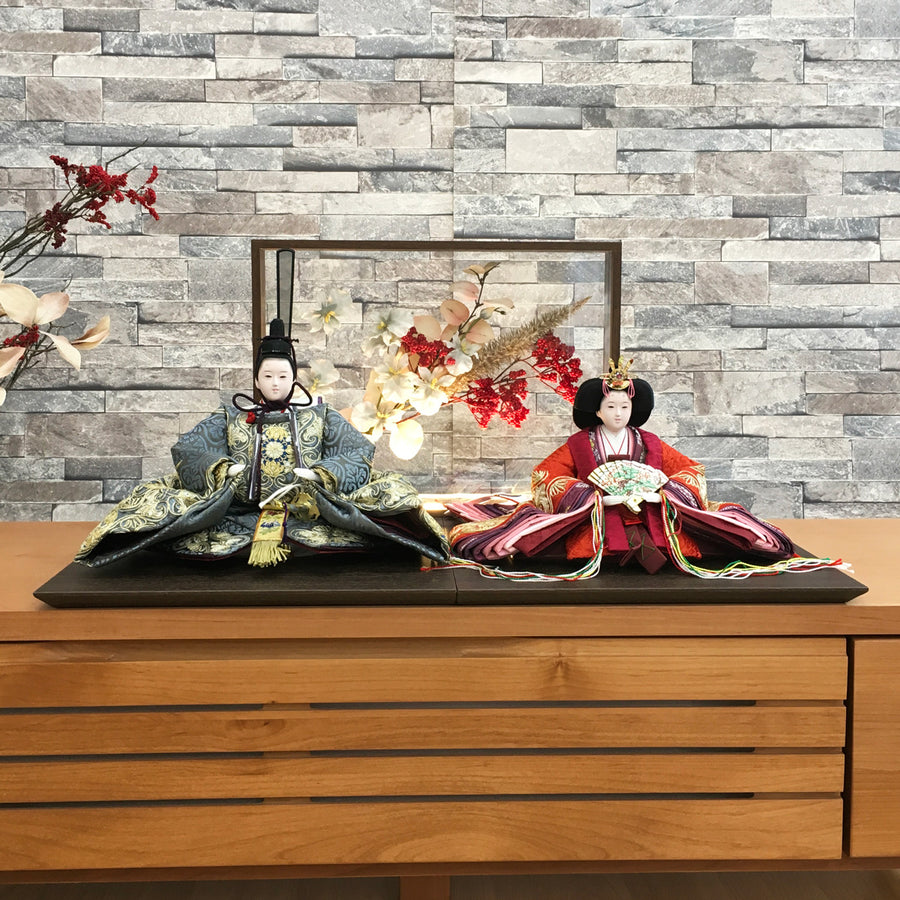 最もお値段が高い雛人形 理由は着物が手書き金彩刺繍 【Flower Girl