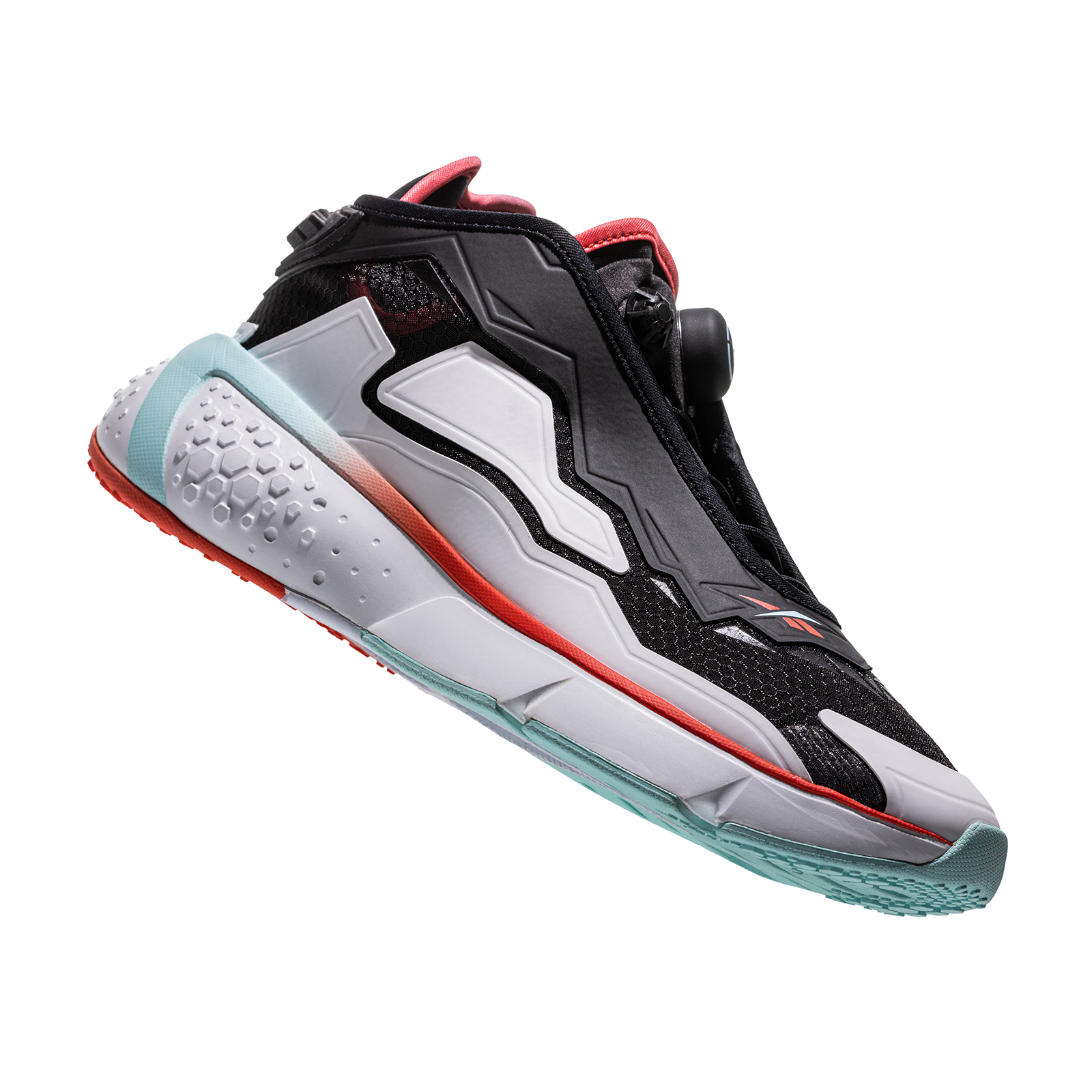 Reebok、ポンプ再解釈した新型シューズ発売 声優・イラストレーター