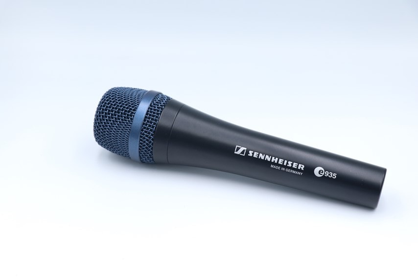 SENNHEISER e935をレビュー。音の抜けがよく、使い勝手が良い人気の