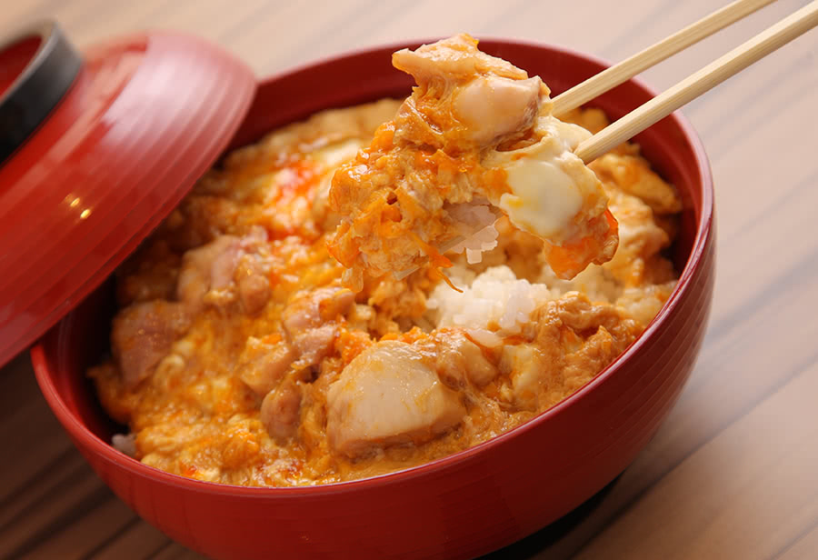 親子丼」がおいしい東京のお店・人形町【玉ひで】、外神田【鳥つね自然