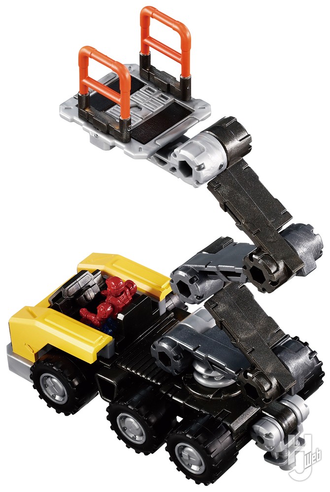 ダイアクロンメカの整備担当リフトマシンが操縦隊員とセットで登場